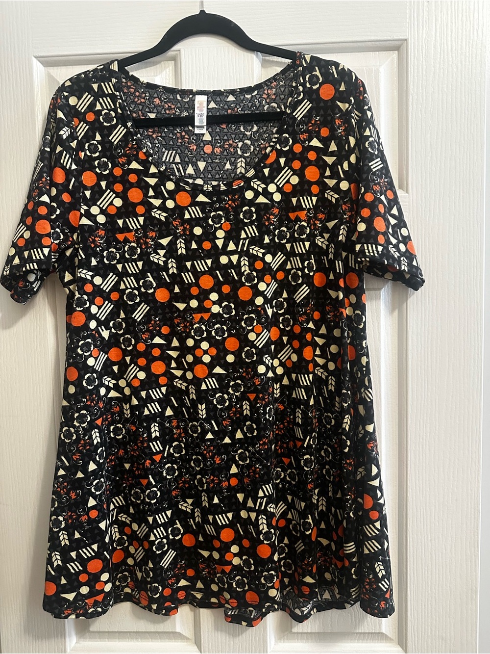 LuLaRoe Perfect T. Size L